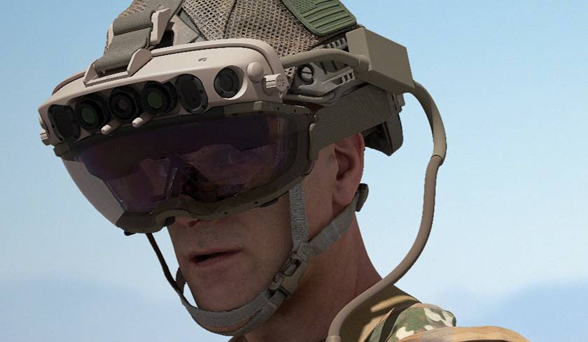 US military personnel wearing a Microsoft HoloLens