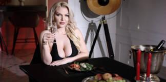 DarkroomVR - Revenge For Dessert - Miss Jackson VR Porn